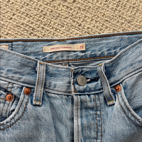 Levi’s Ribcage - Picture 2 of 4